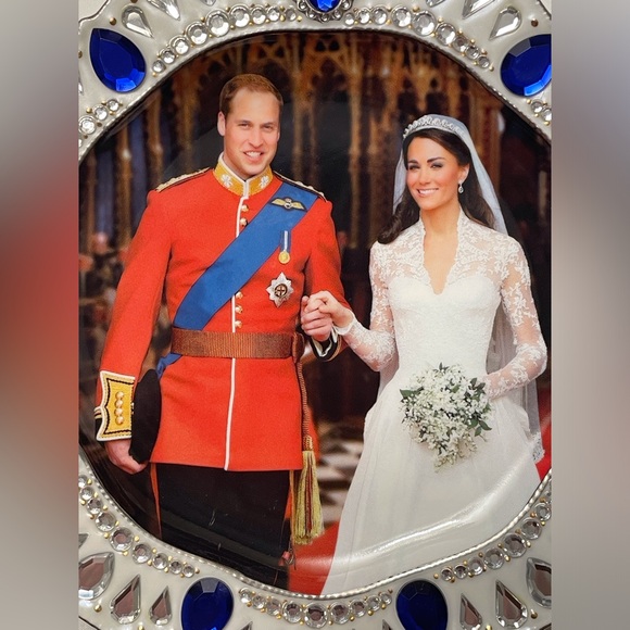 Bradford Exchange Prince William & Kate A Royal Wedding - Picture 7 of 11